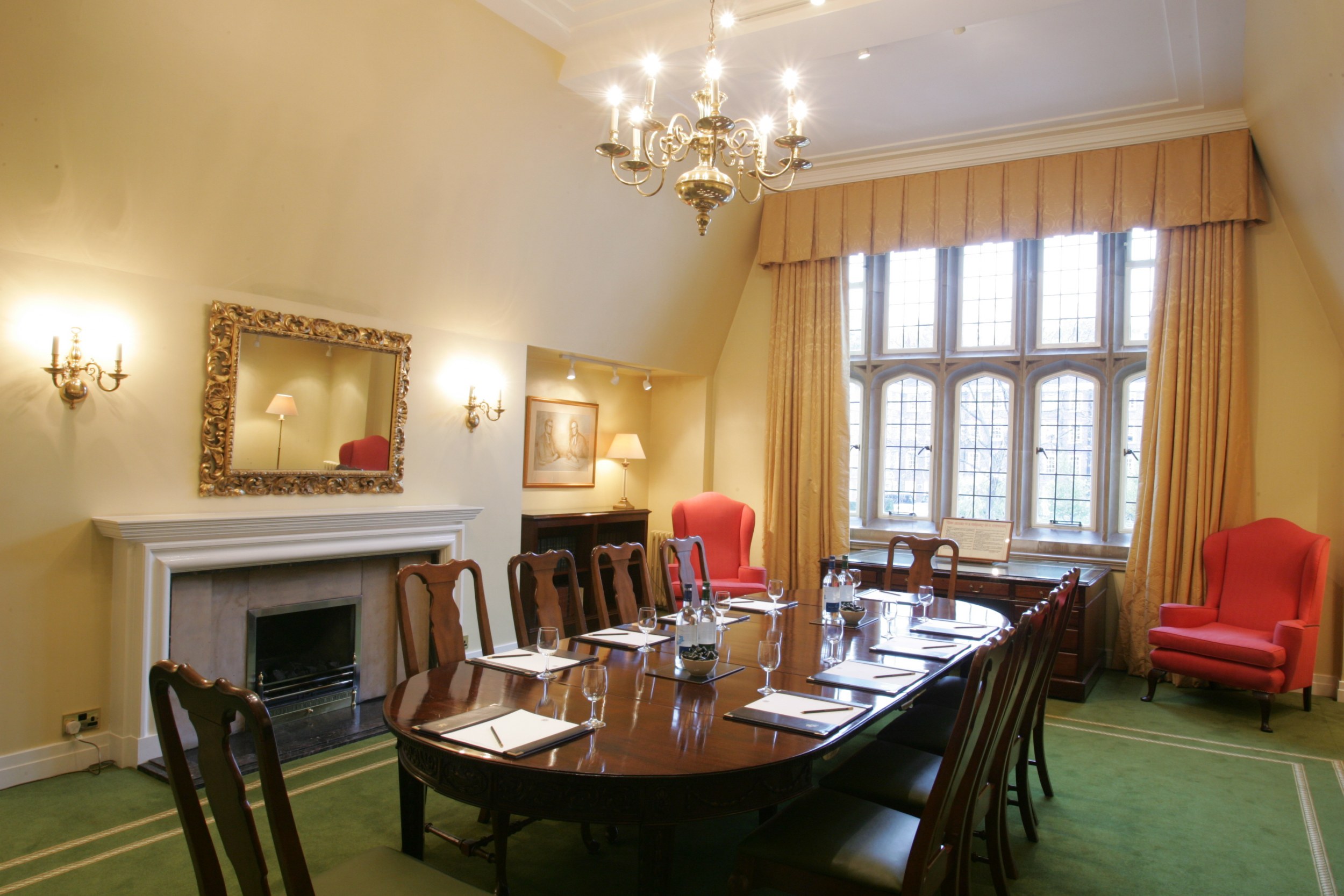 Photograph of Gray's Inn Benchers Library